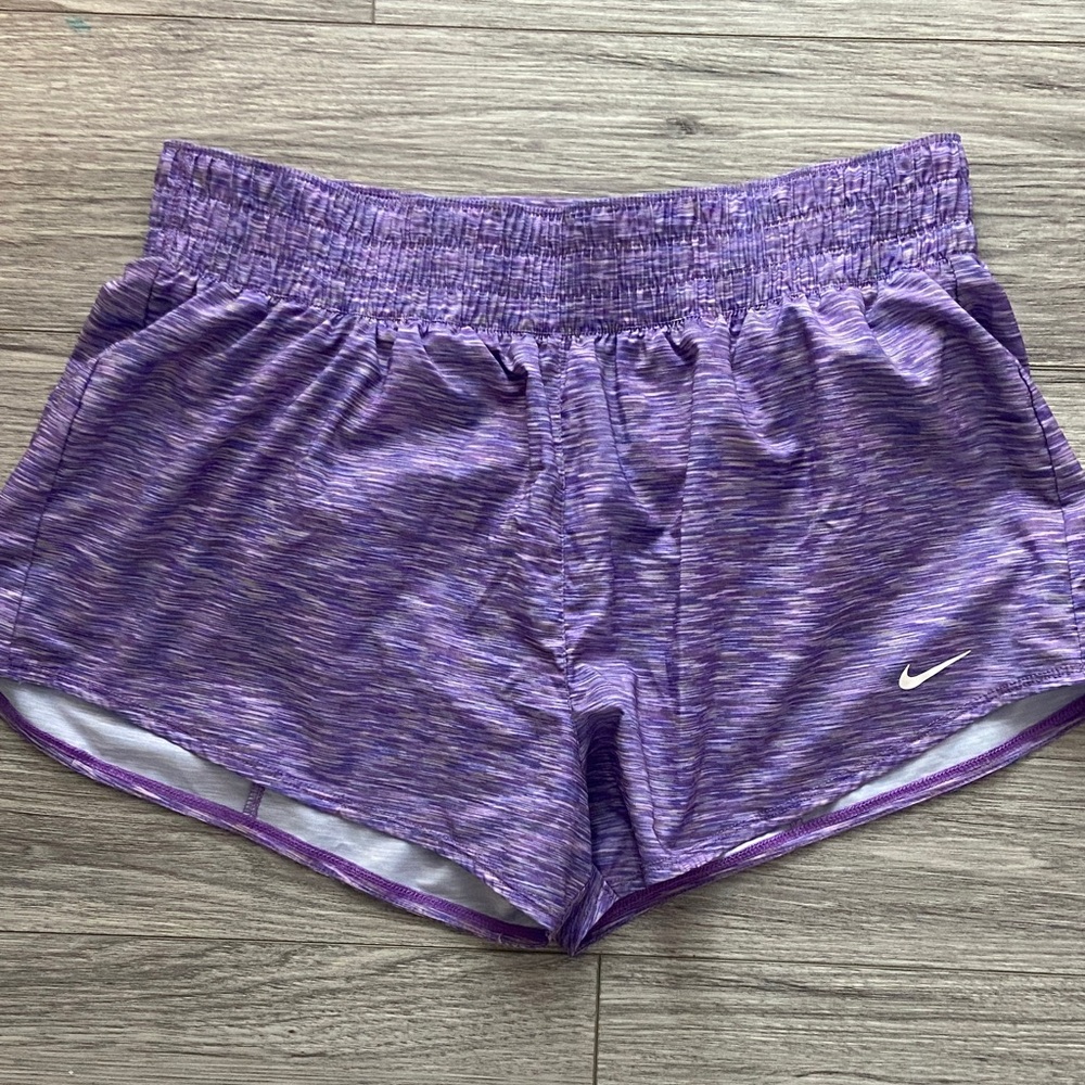 Nike Women's Heathered Purple Athletic Shorts Large